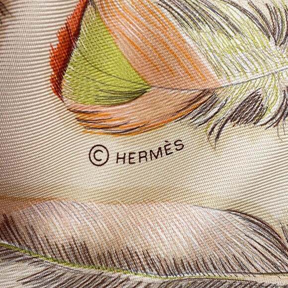 HERMES Authentic Cream Silk Scarf - Picture 4 of 6
